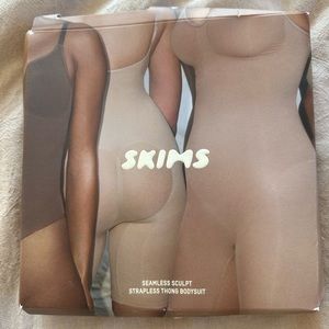 Skims Seamless Sculpt Strapless Thong Bodysuit